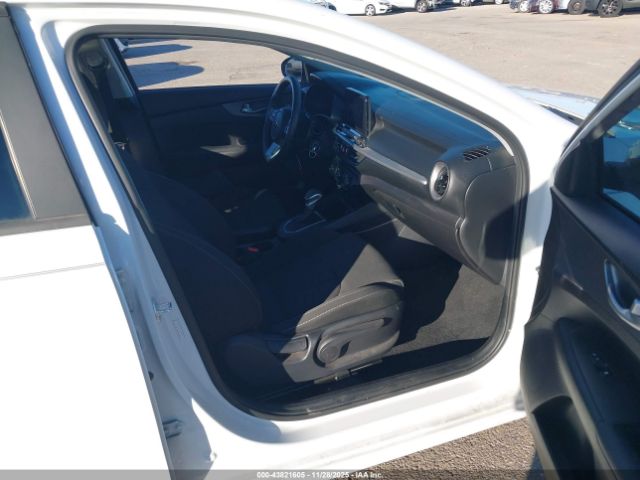 Kia Forte Lxs Image 10