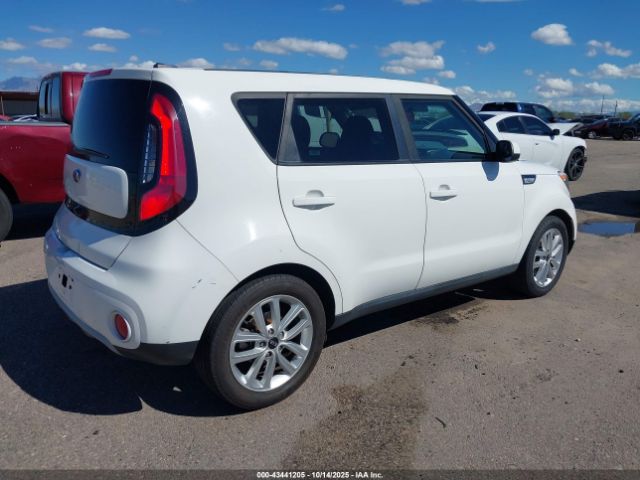 Kia Soul + Image 6