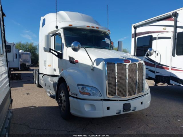 Peterbilt 579 Image 1