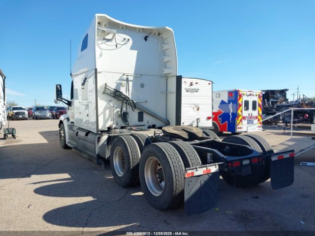 Peterbilt 579 Image 15