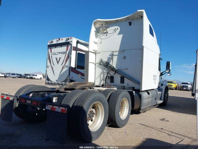 Peterbilt 579 Image 11