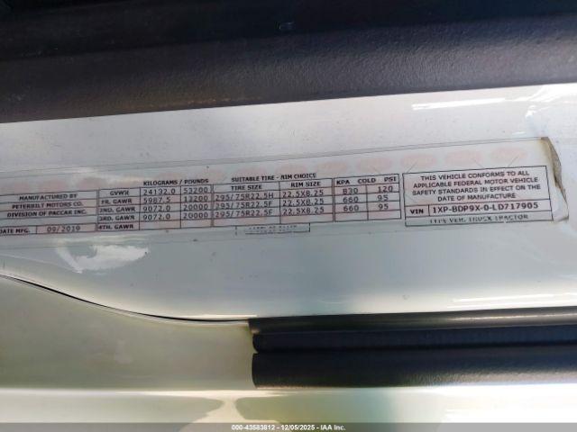 Peterbilt 579 Image 18