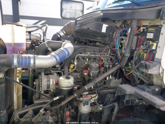 Peterbilt 579 Image 13