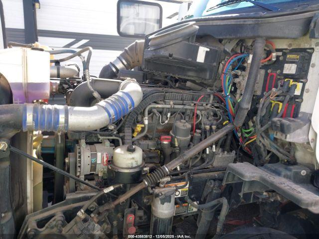 Peterbilt 579 Image 13