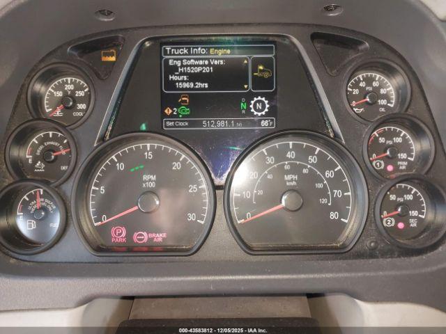 Peterbilt 579 Image 3