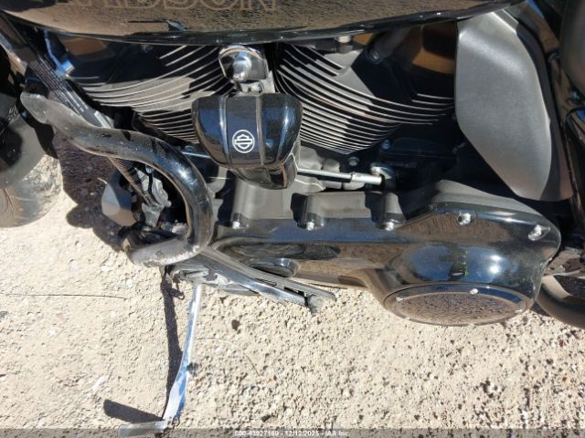 Harley-Davidson Fltrxst Image 2