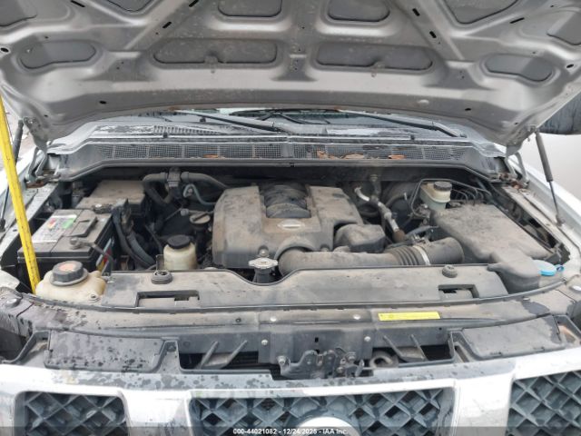 Nissan Titan Se Image 11