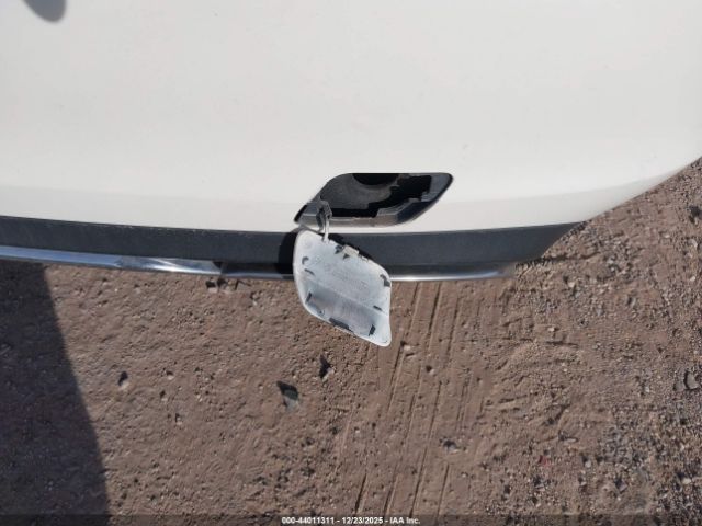 Mercedes-Benz C-Class Luxury 4matic Image 4