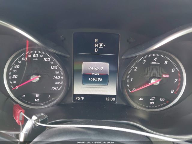 Mercedes-Benz C-Class Luxury 4matic Image 11