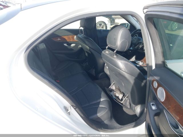 Mercedes-Benz C-Class Luxury 4matic Image 10