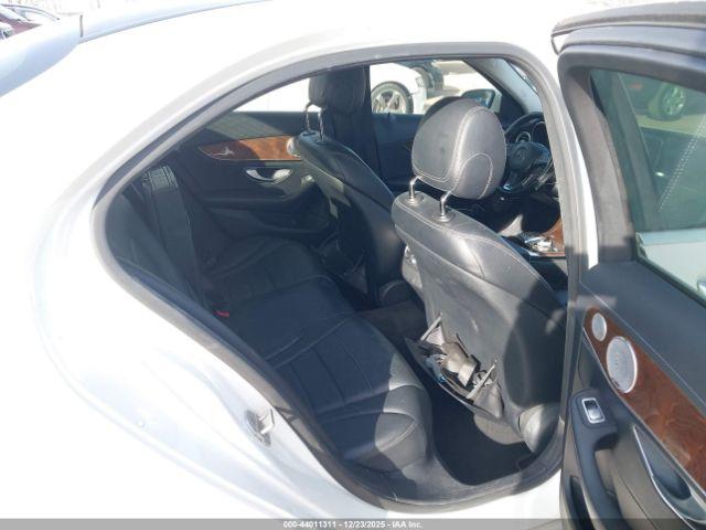 Mercedes-Benz C-Class Luxury 4matic Image 10