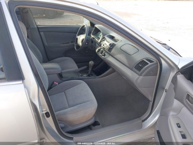 Toyota Camry Le V6 Image 6