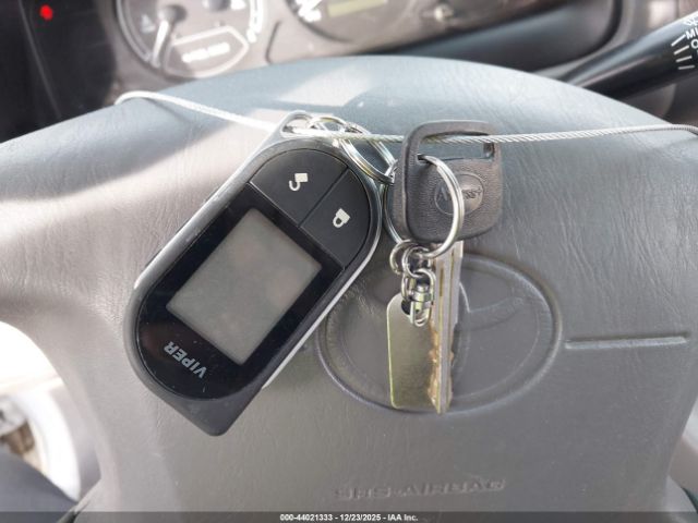 Toyota Corolla Ce Image 6