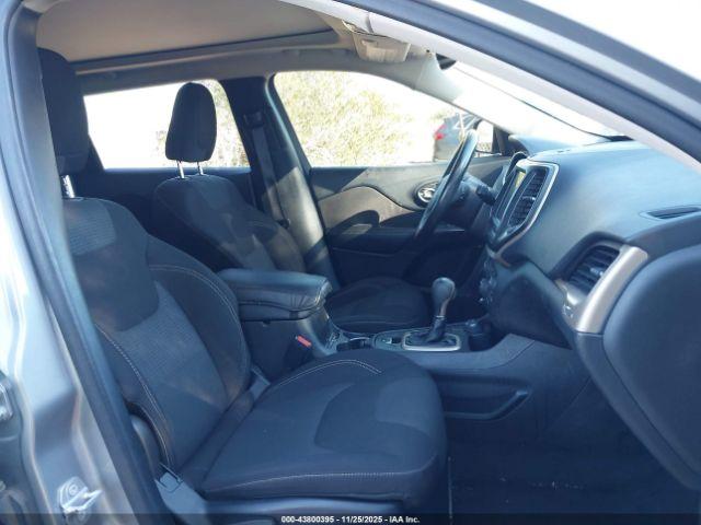 Jeep Cherokee Latitude Image 12