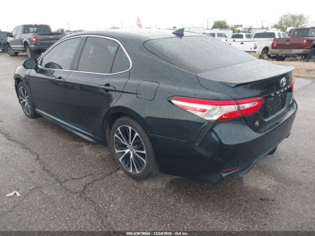 Toyota Camry Se Image 16