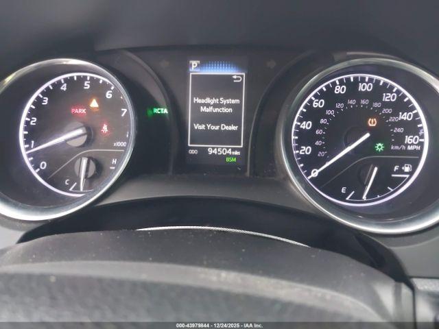 Toyota Camry Se Image 4