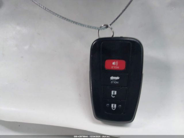 Toyota Camry Se Image 5