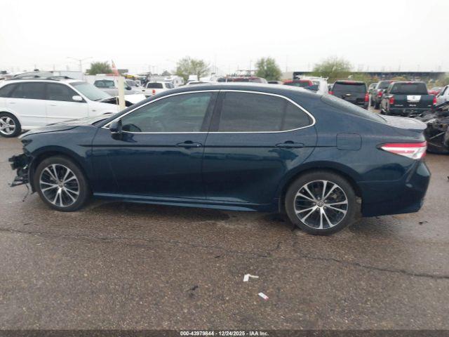 Toyota Camry Se Image 6