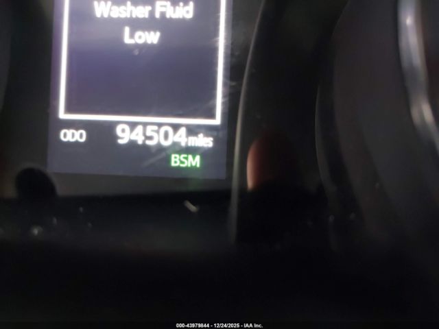 Toyota Camry Se Image 3