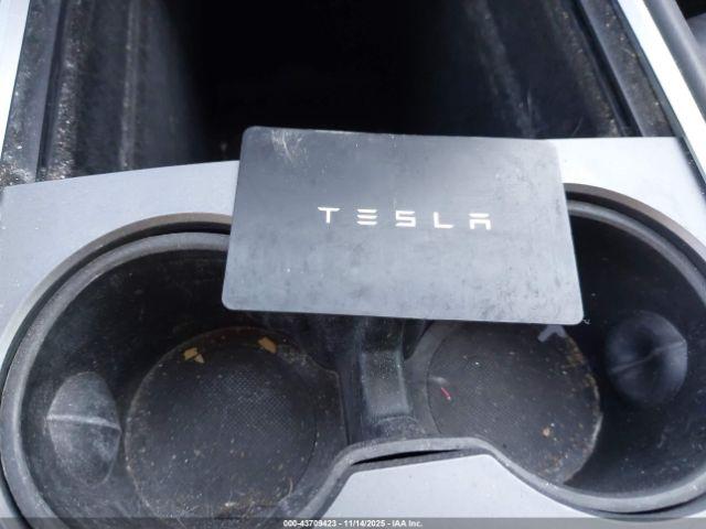 Tesla Model 3 Performance Dual Motor All-wheel Drive Image 8