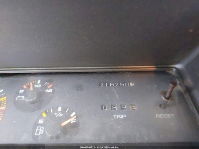 Oldsmobile Cutlass Supreme S Image 2