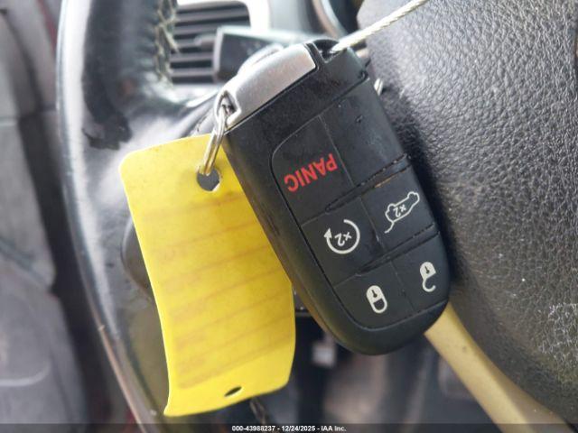 Jeep Grand Cherokee Overland Image 13