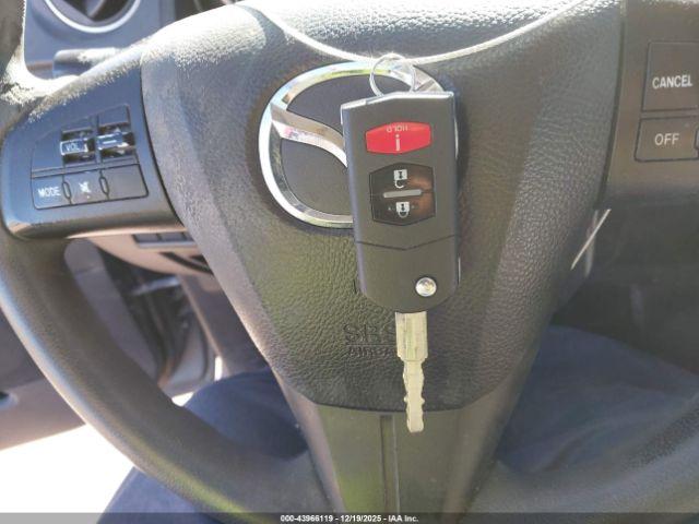 Mazda Mazda5 Sport Image 6