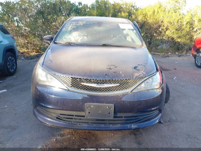 Chrysler Pacifica Touring Image 14