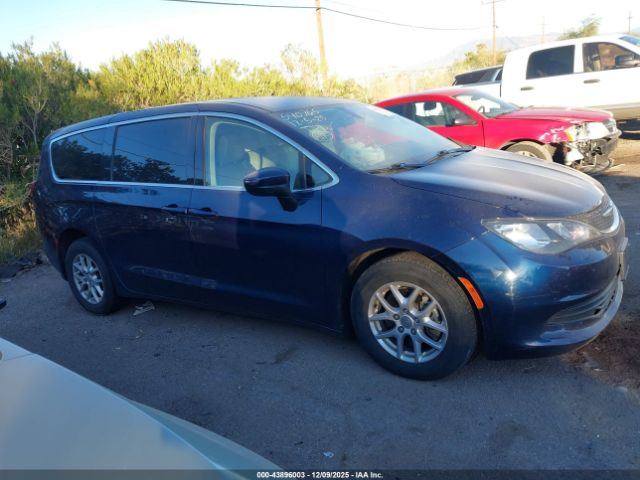 Chrysler Pacifica Touring Image 16