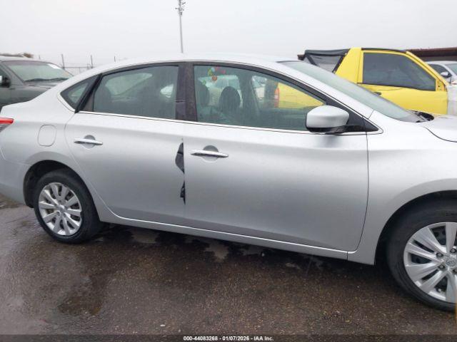 Nissan Sentra Image 2