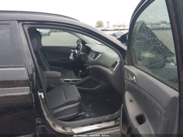 Hyundai TUCSON Night Image 4