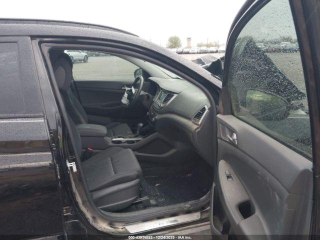 Hyundai TUCSON Night Image 4