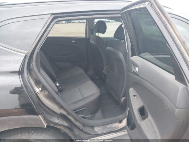 Hyundai TUCSON Night Image 7