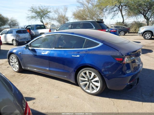 Tesla Model 3 Image 4