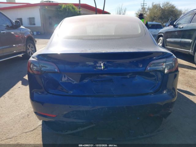 Tesla Model 3 Image 3
