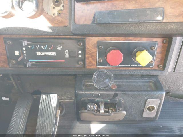 Kenworth Construction T600 Image 16