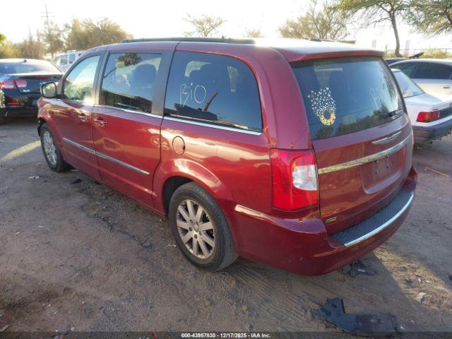 Chrysler Town & Country Touring Image 14