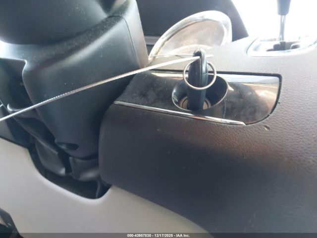 Chrysler Town & Country Touring Image 10