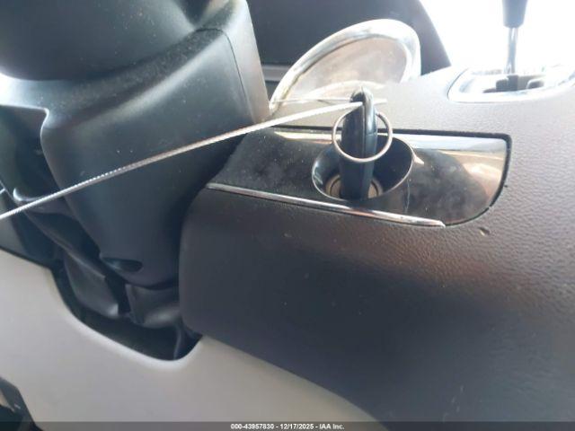 Chrysler Town & Country Touring Image 10