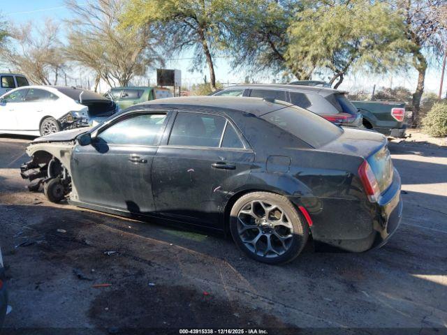 Chrysler 300 Touring Image 16