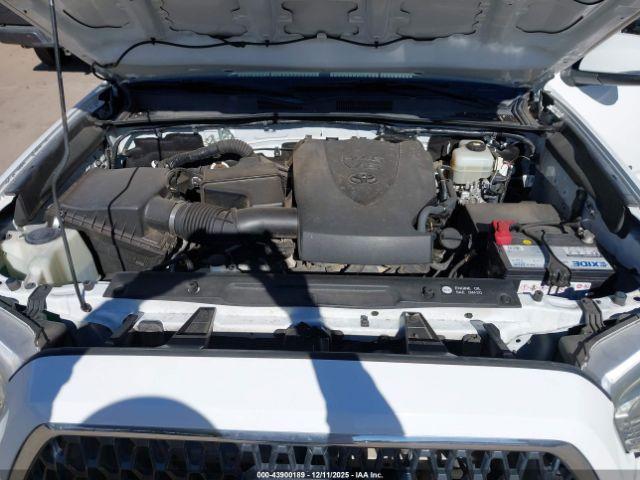 Toyota Tacoma Trd Off Road Image 11