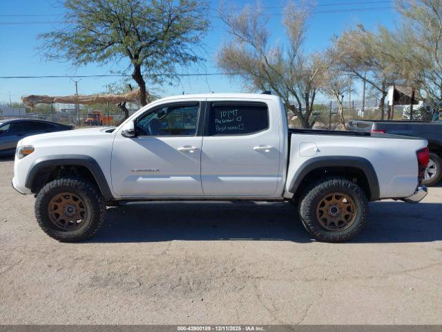 Toyota Tacoma Trd Off Road Image 15
