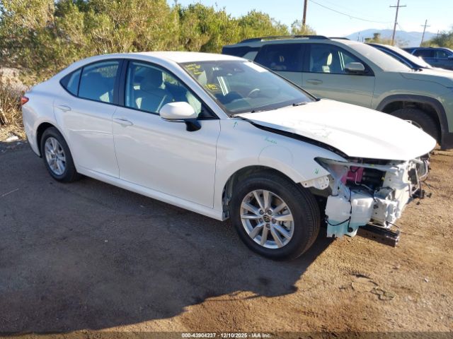 Toyota Camry Le Image 1