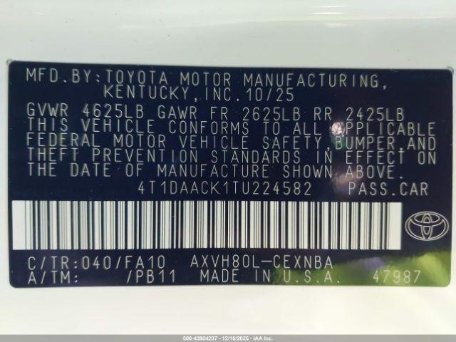 Toyota Camry Le Image 5