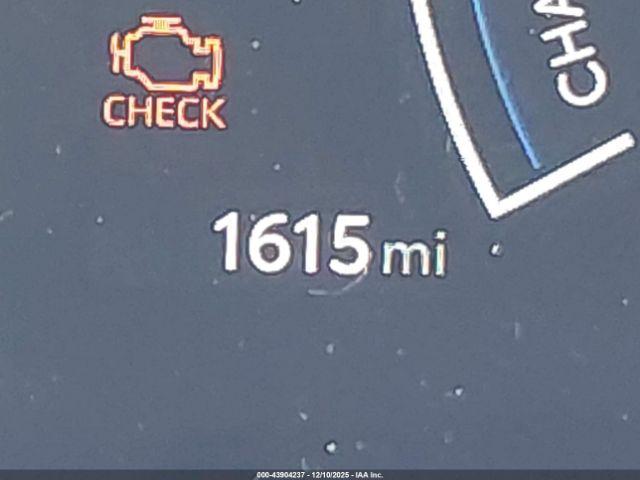 Toyota Camry Le Image 13