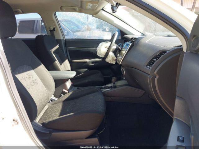 Mitsubishi Outlander Image 2