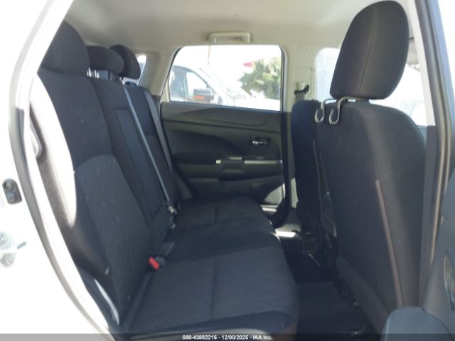 Mitsubishi Outlander Image 8