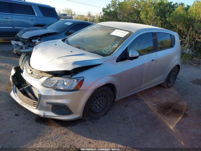 Chevrolet Sonic Fwd  1fl 5-door Image 2