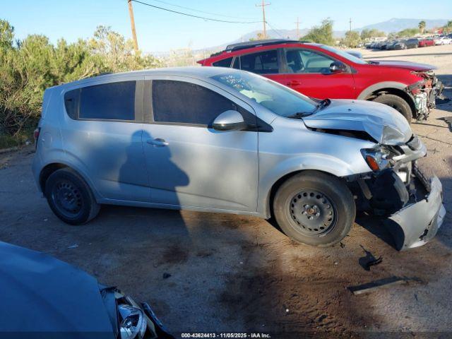Chevrolet Sonic Fwd  1fl 5-door Image 15