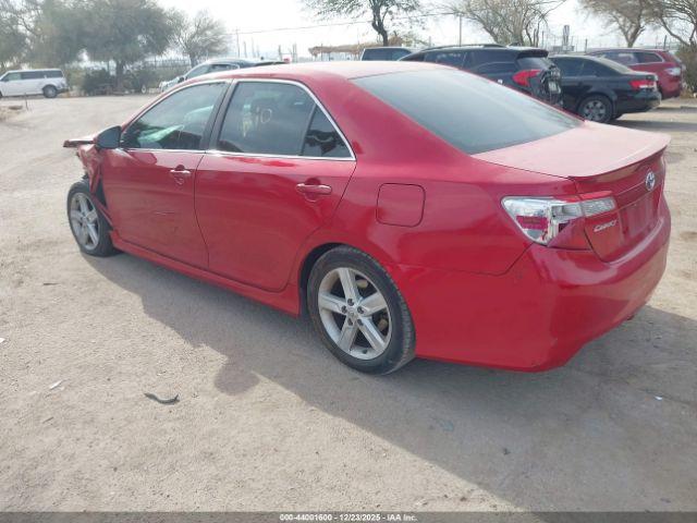 Toyota Camry Se Image 8